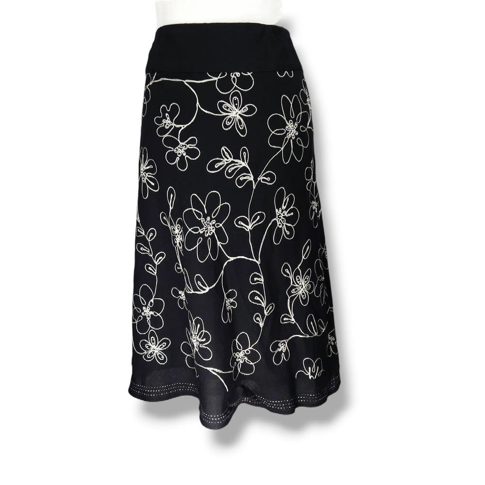 EUC Tweeds Linen Blend Flower Embroidery Lined Flare Skirt Sz. 8 Black White